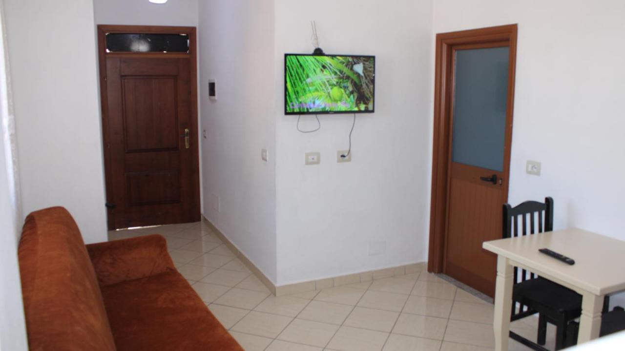 Deni'S Family Apartment In New Blvd 地拉那 外观 照片
