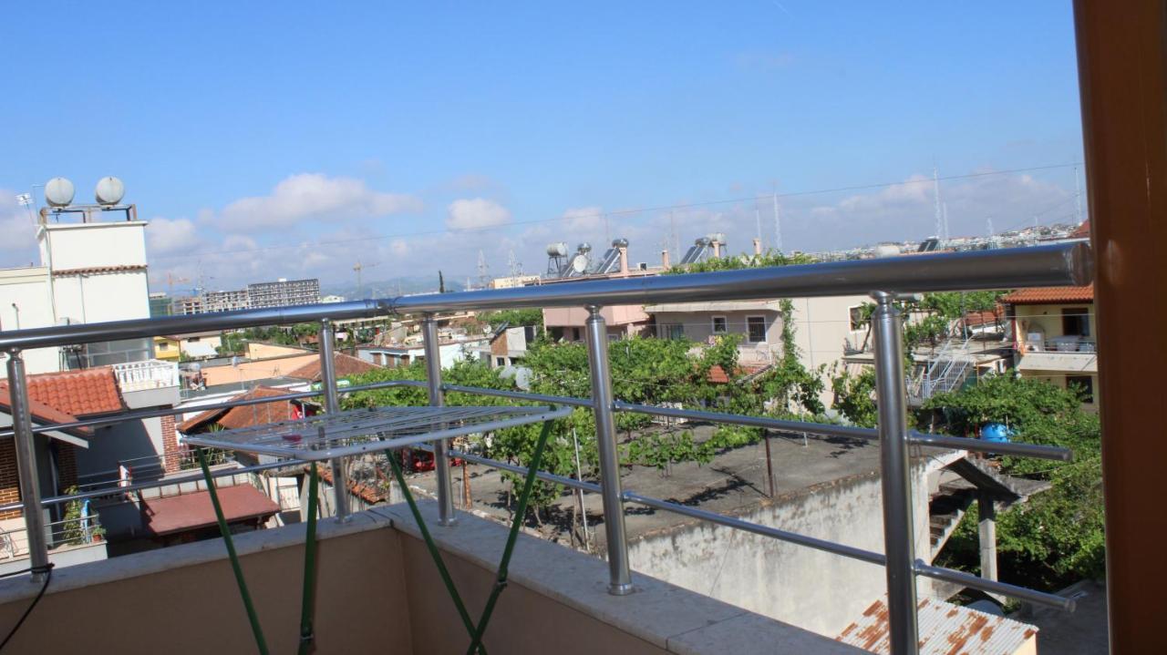 Deni'S Family Apartment In New Blvd 地拉那 外观 照片