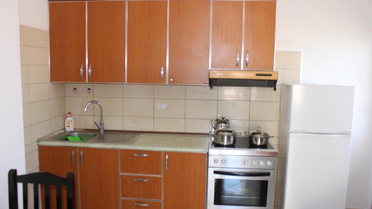 Deni'S Family Apartment In New Blvd 地拉那 外观 照片