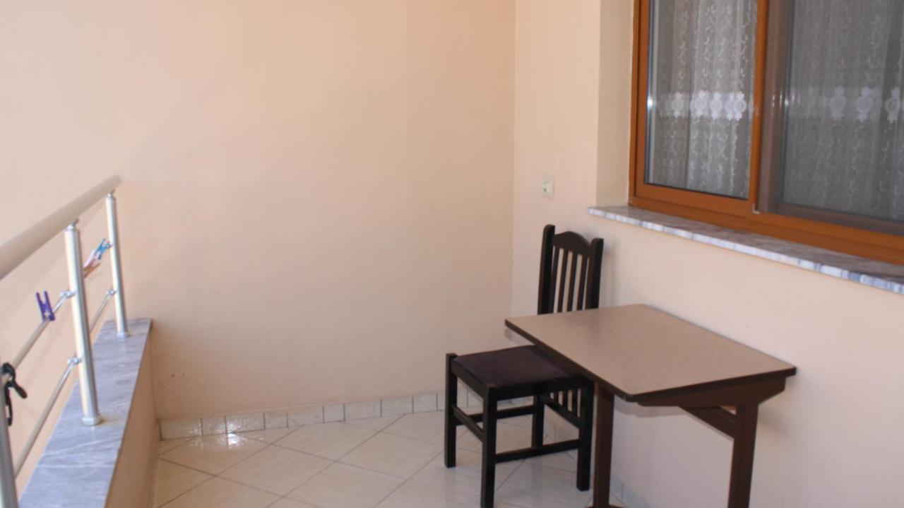 Deni'S Family Apartment In New Blvd 地拉那 外观 照片